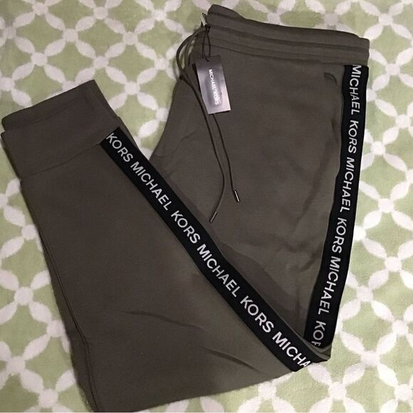 MICHAEL KORS Men's Slim-Fit Logo-Tape Joggers 3XL - Picture 11 of 12